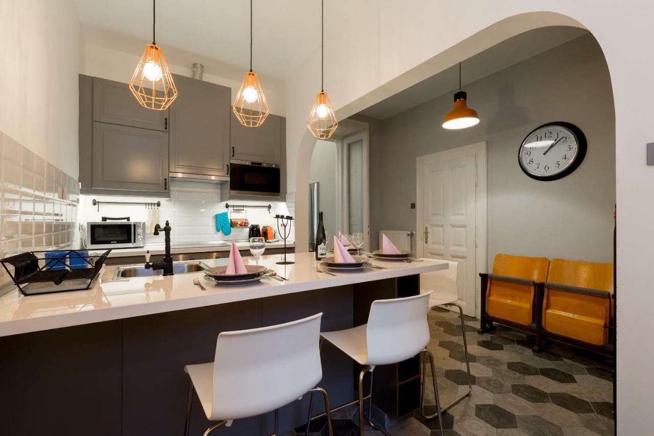 Luxury Twin 1-Bedroom In Kazinczy Street Budapest Esterno foto
