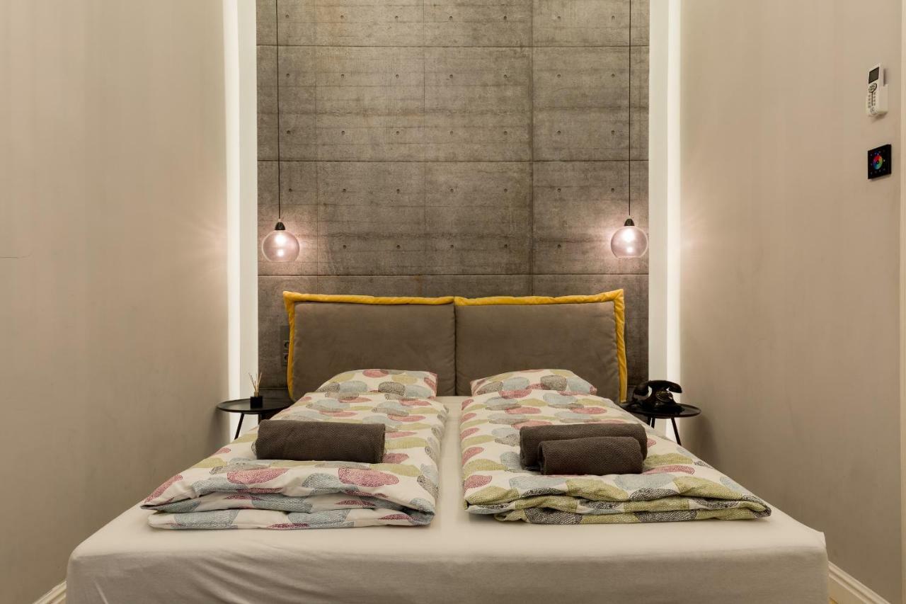 Luxury Twin 1-Bedroom In Kazinczy Street Budapest Esterno foto