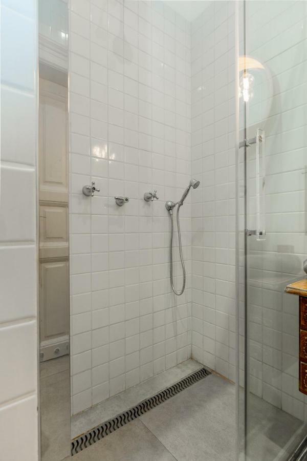 Luxury Twin 1-Bedroom In Kazinczy Street Budapest Esterno foto