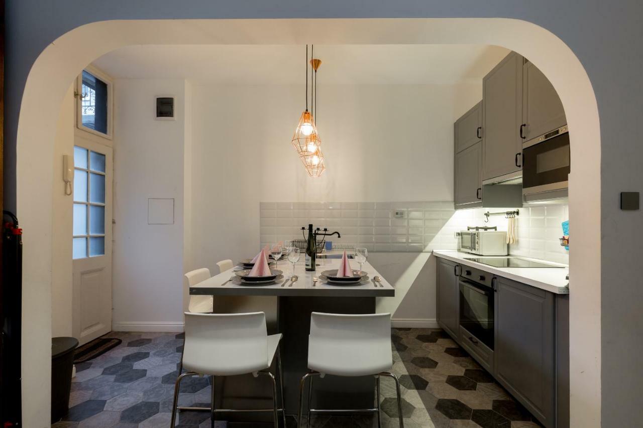 Luxury Twin 1-Bedroom In Kazinczy Street Budapest Esterno foto